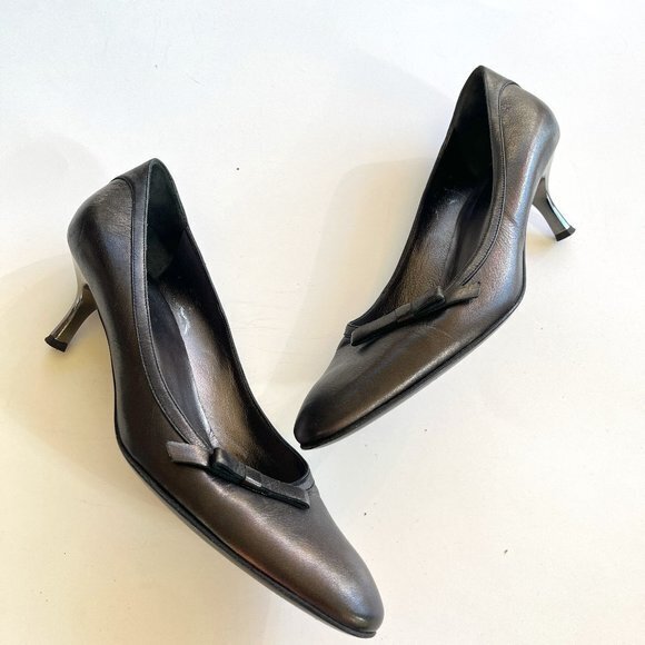 St. John Made in Italy Bronze Metallic Kitten Heel Pumps Bow Womens Size 8B Shoe - Picture 1 of 7